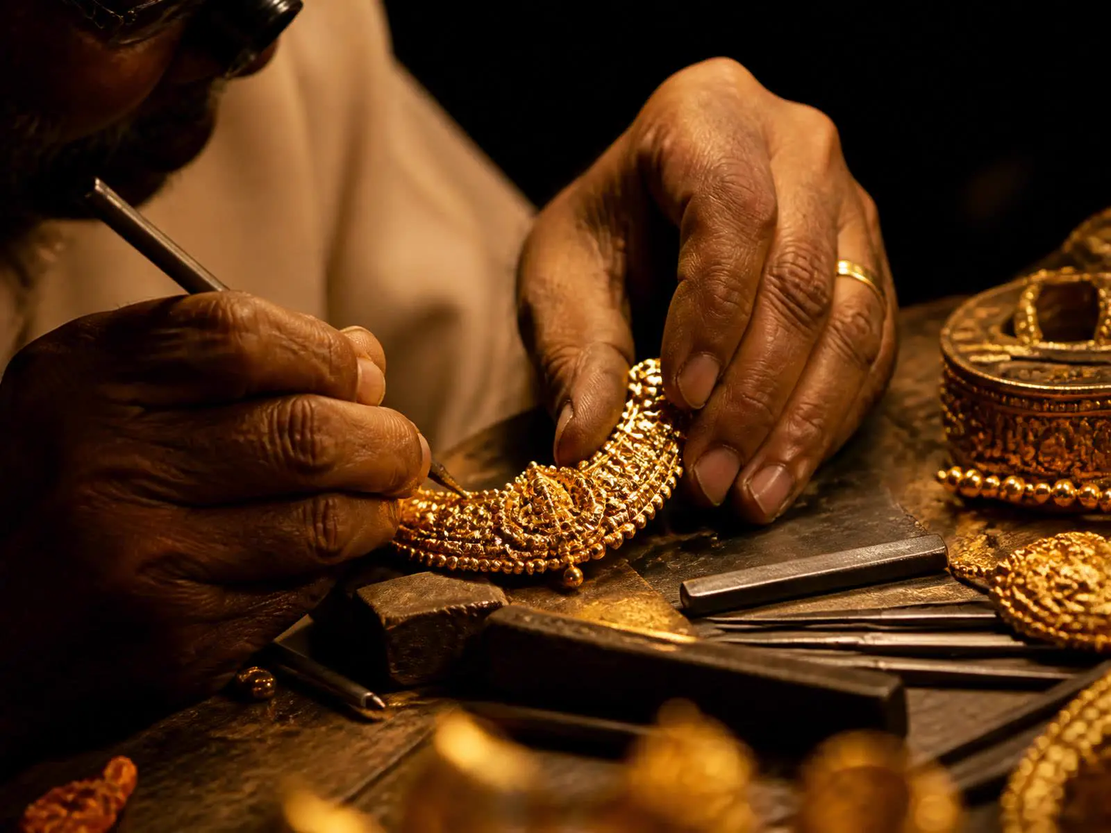 Ambaa Gold artisan